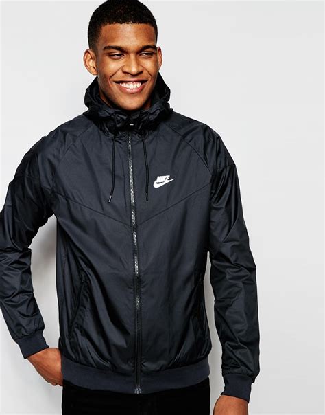 schwarzer windbreaker nike